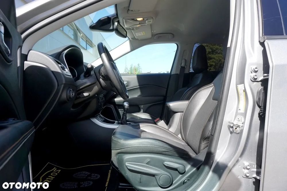 Jeep Compass - 23