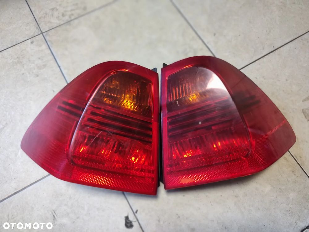 BMW E90 KOMBI LAMPA TYŁ LEWA PRAWA - 3
