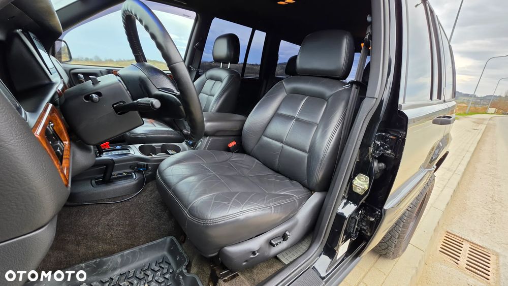 Jeep Grand Cherokee - 8