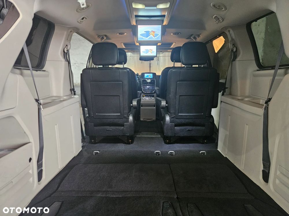 Chrysler Town & Country 3.6 Limited - 5