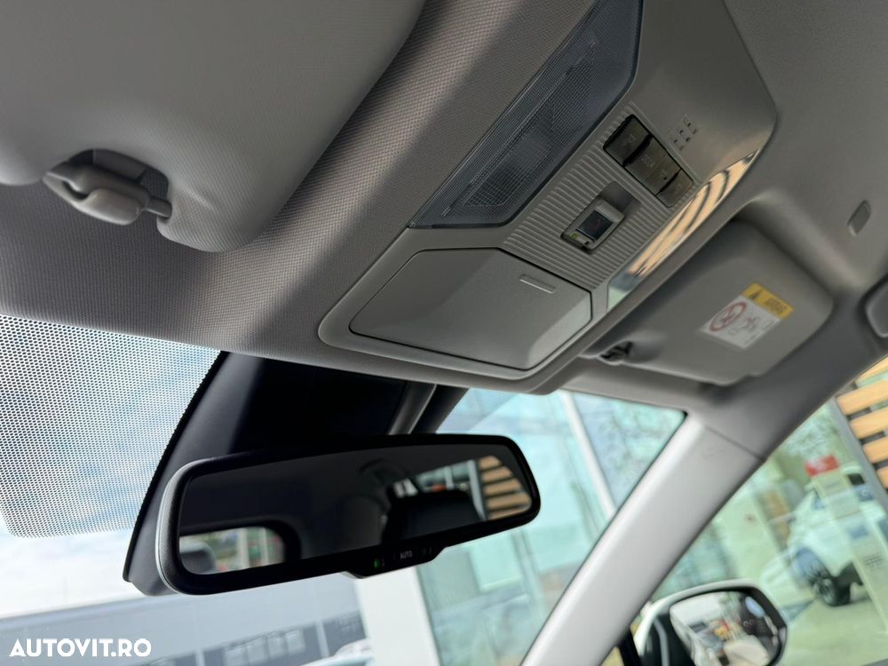 Toyota RAV4 Luxury 2.5 HYBRID 222CP AWD - 23