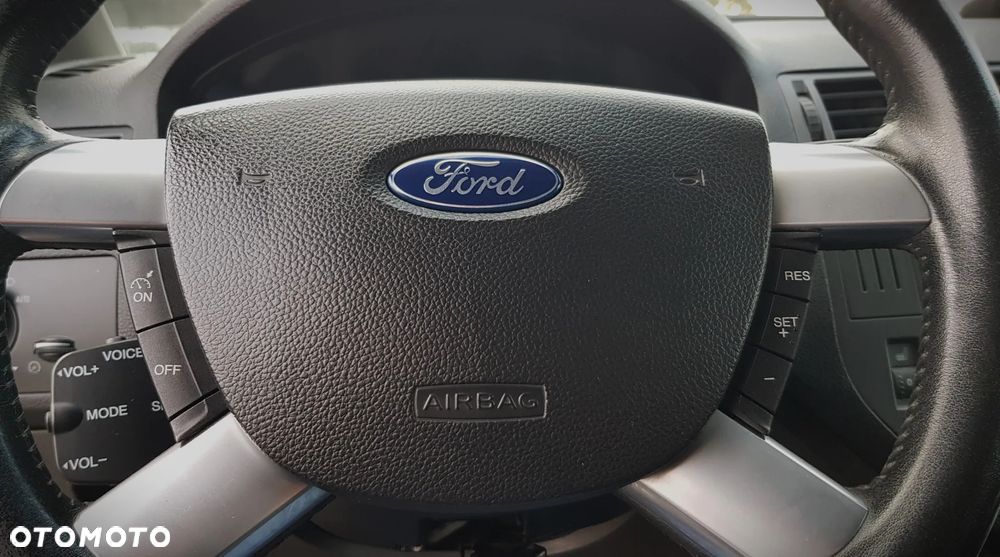 Ford Focus C-Max 1.8 Ghia - 25