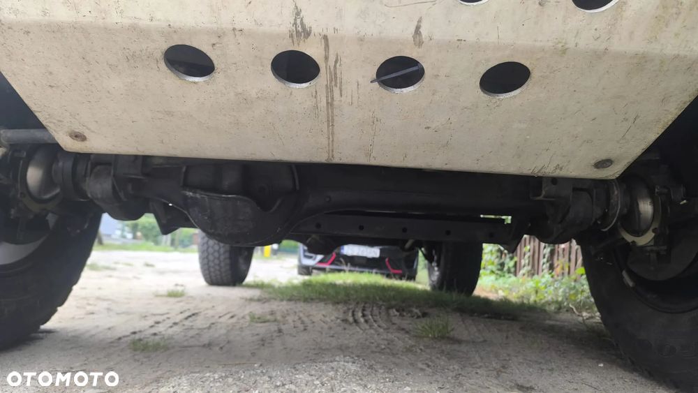 Land Rover Defender 90 Style - 9