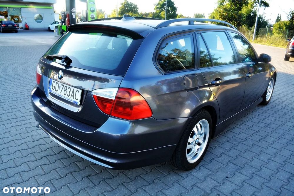 BMW Seria 3 318d - 12