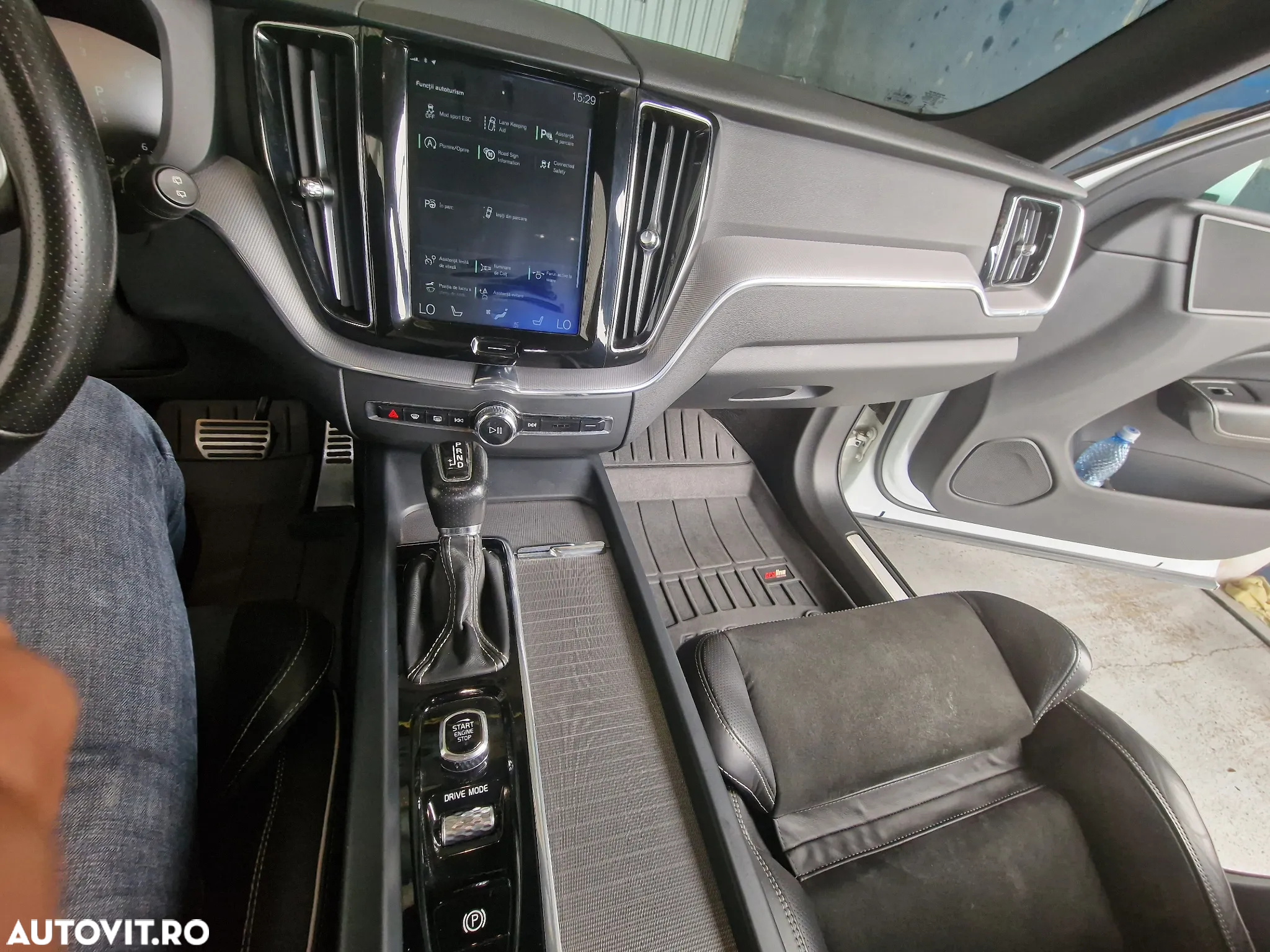Volvo XC 60 D4 AWD R-Design - 12
