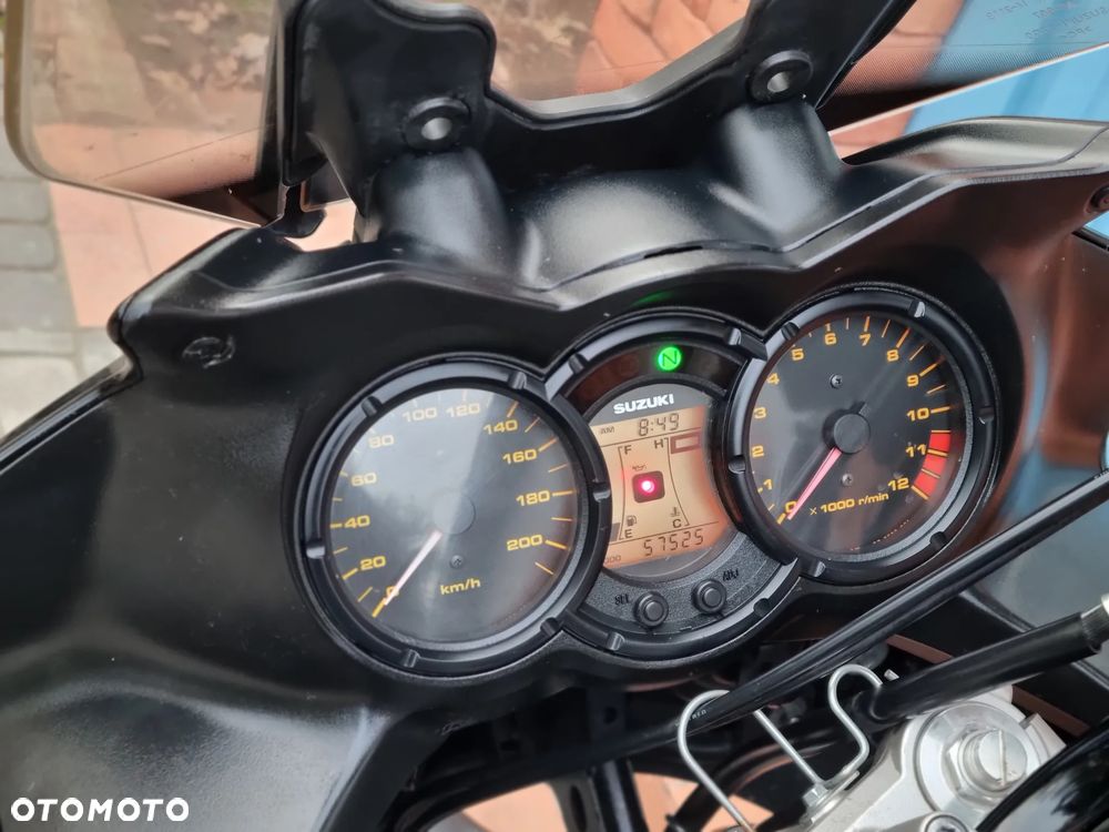 Suzuki V-STROM - 9