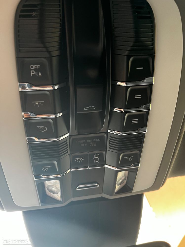 Porsche Panamera S E-Hybrid - 32