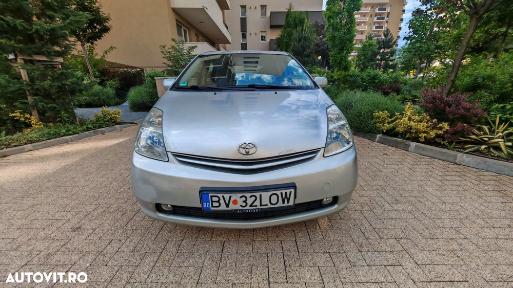 Toyota Prius (Hybrid) Executive - 2