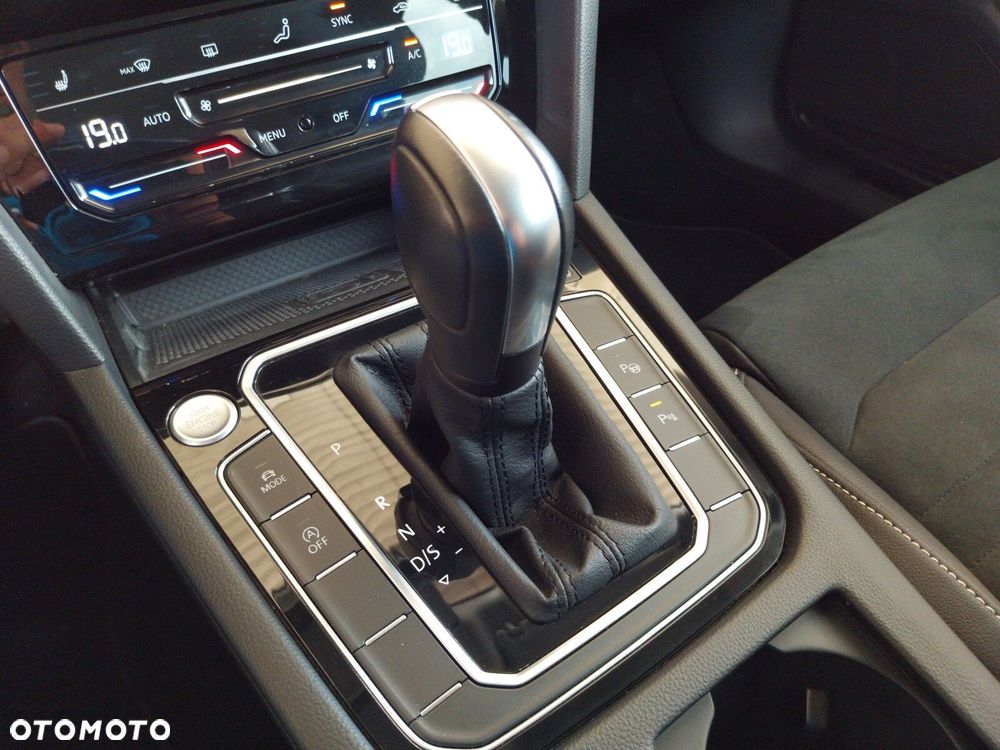 Volkswagen Passat 2.0 TDI Elegance DSG - 30