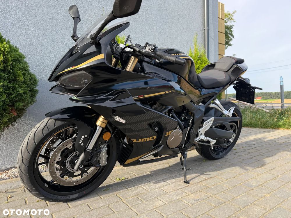QJMOTOR SRK 800RR - 41