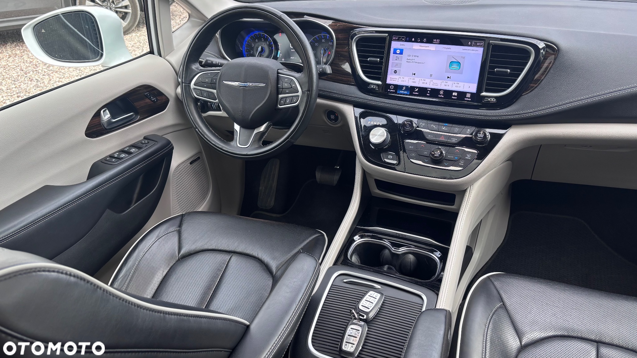 Chrysler Pacifica - 28