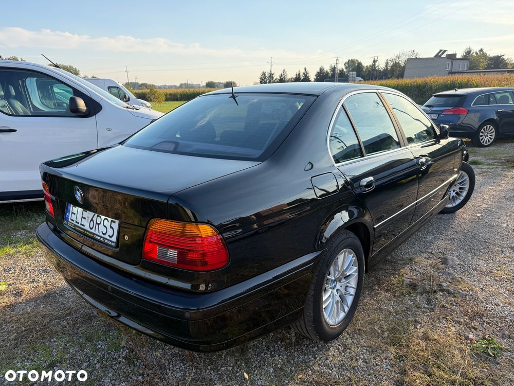 BMW Seria 5 525i - 32