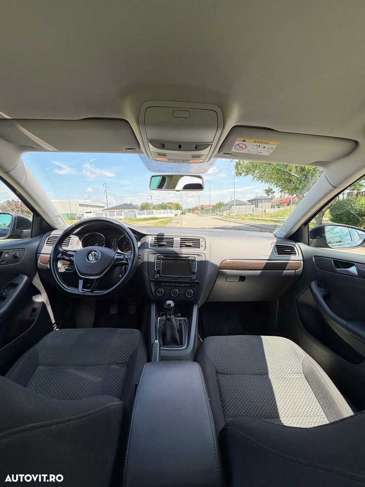Volkswagen Jetta 1.2 TSI Trendline - 4