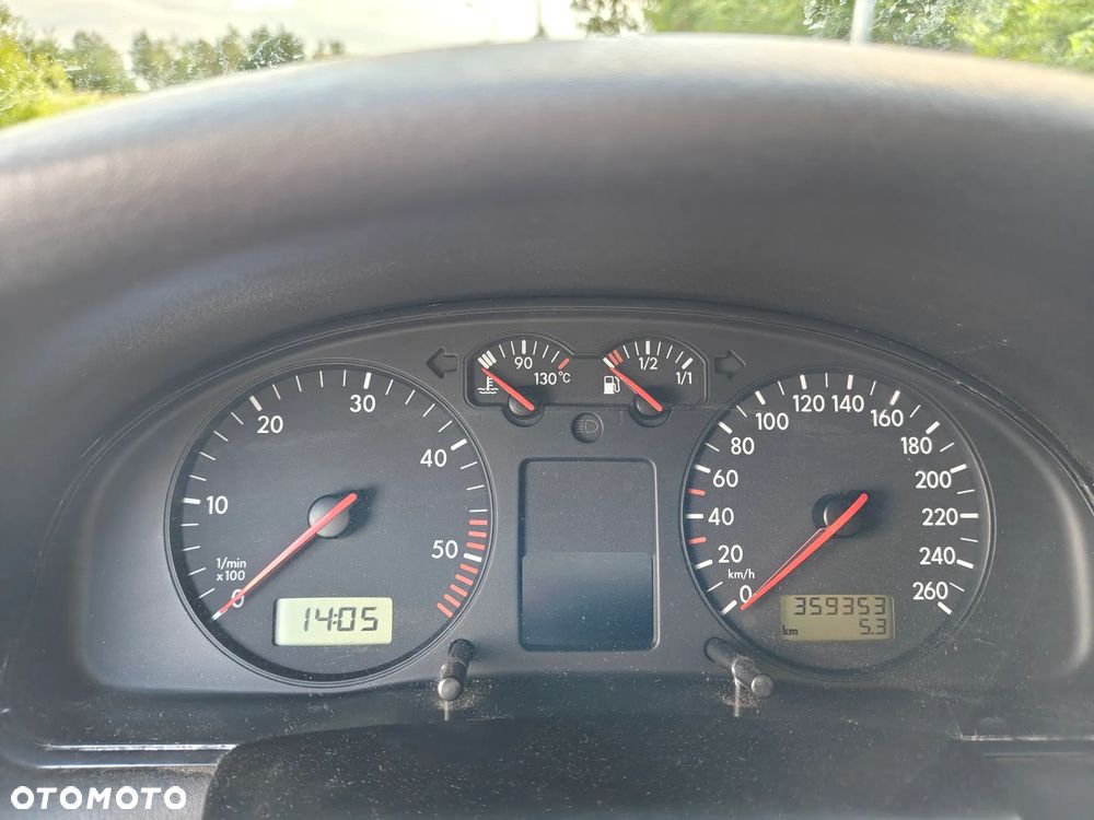 Volkswagen Passat 1.9 TDI - 13