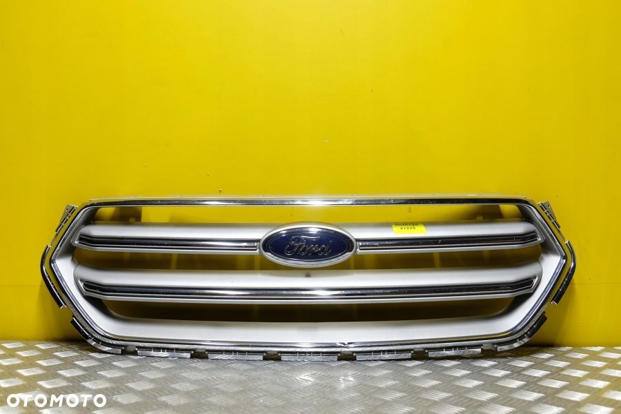 FORD ESCAPE 2017-2019 GRILL ATRAPA PRZÓD USA - 1