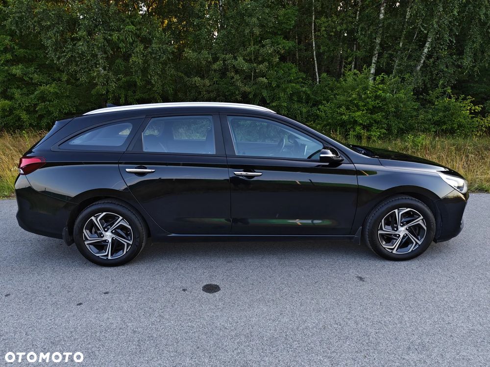 Hyundai i30 blue Kombi 1.6 CRDi Premium - 7