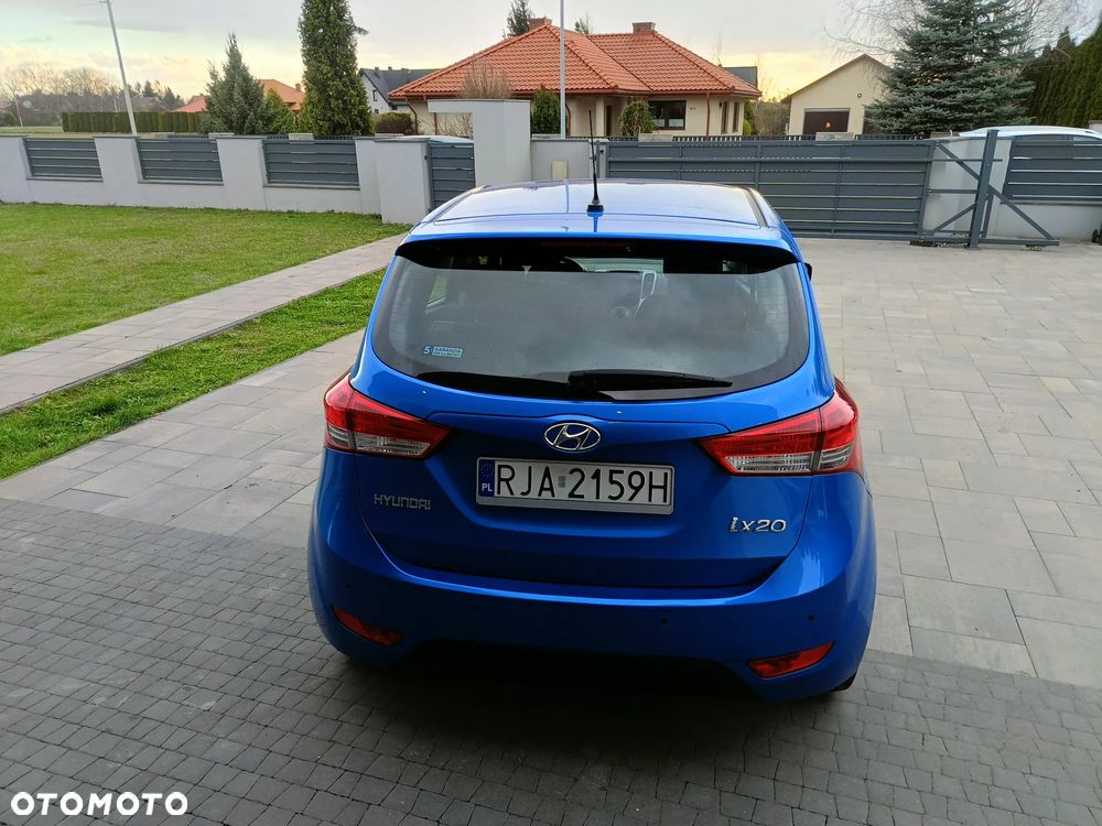 Hyundai ix20 1.4 blue - 16