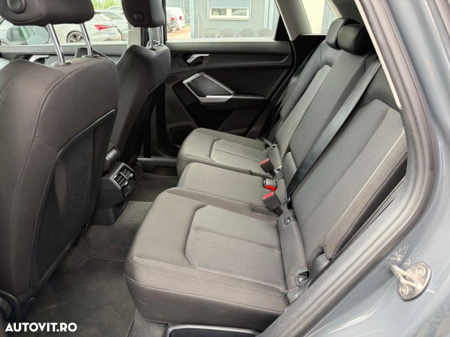 Audi Q3 35 TFSI S tronic - 13