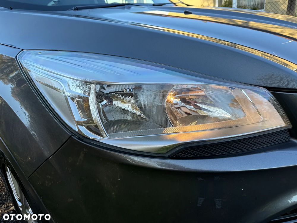 Ford Kuga 1.6 EcoBoost 2x4 Titanium - 35