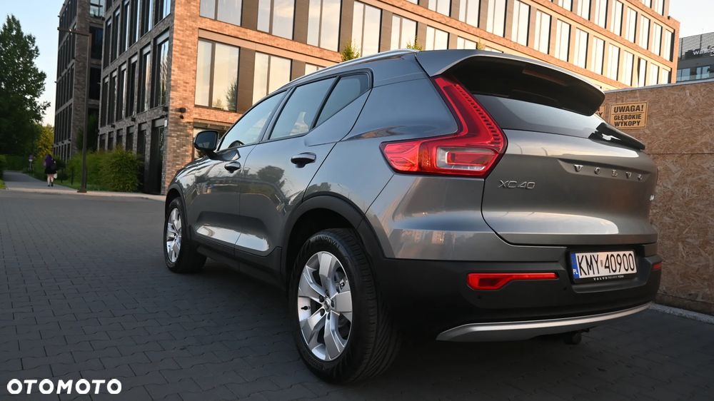 Volvo XC 40 D4 AWD Momentum (Intro Edition) - 2