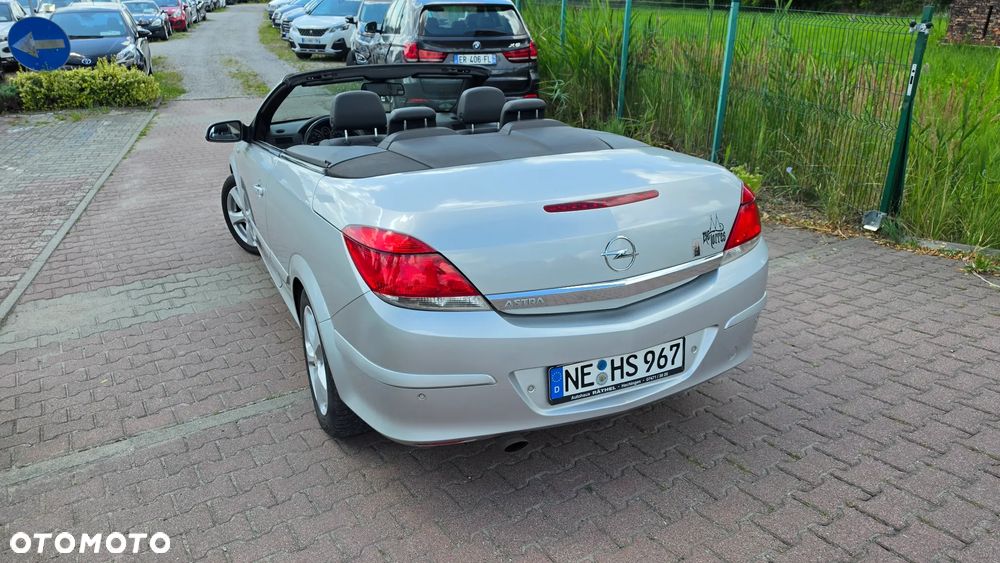 Opel Astra 1.8 Edition - 22