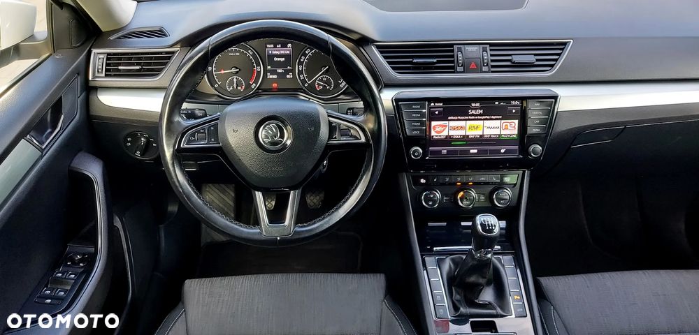 Skoda Superb 2.0 TDI Premium Edition - 37