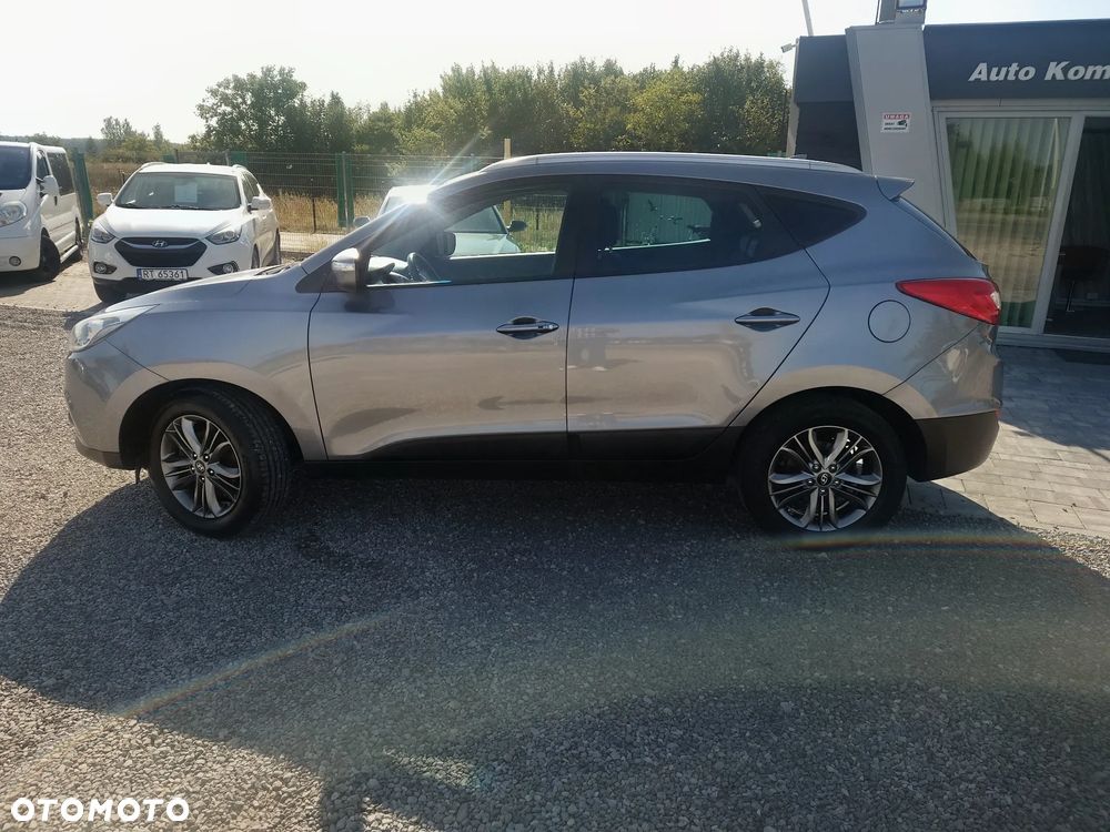 Hyundai ix35 2.0 CRDi 4WD Fifa World Cup Gold Edition - 2