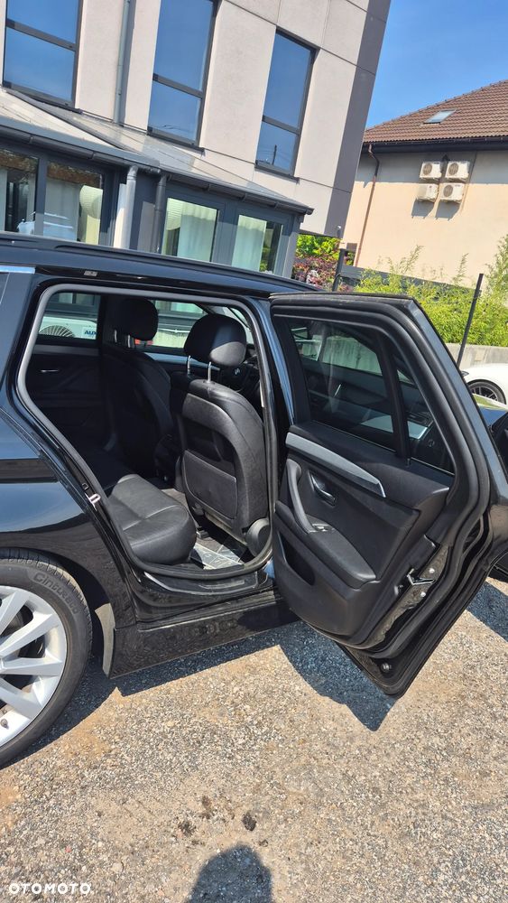 BMW Seria 5 520d xDrive - 6