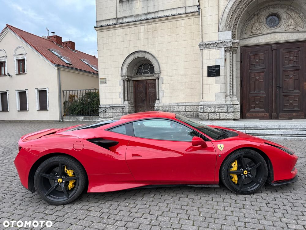 Ferrari F8 Tributo - 11