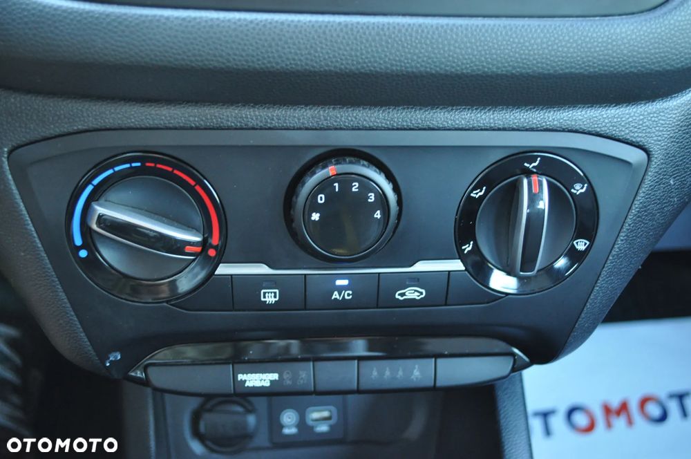 Hyundai i20 1.2 Select - 27