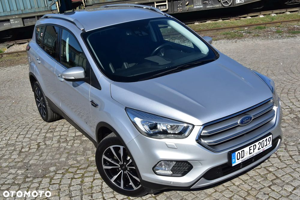 Ford Kuga 1.5 EcoBoost 4x4 Titanium - 39
