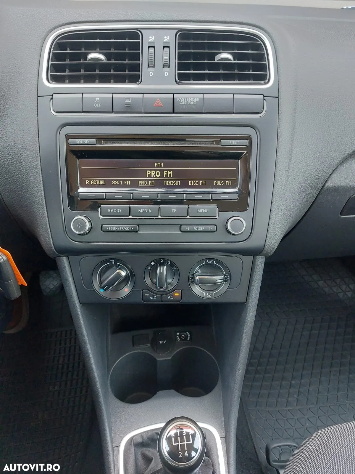 Volkswagen Polo - 8
