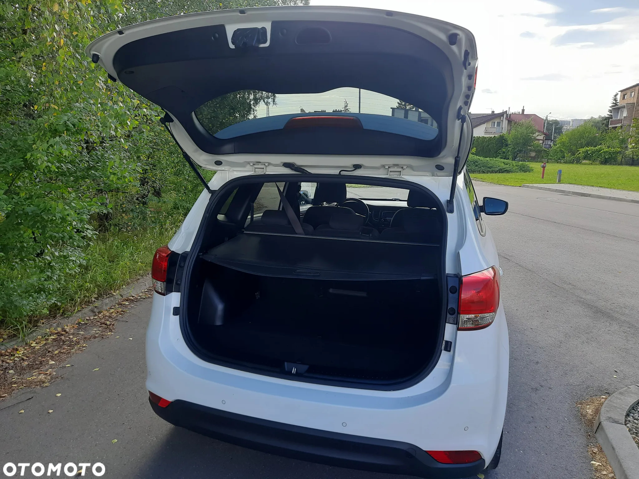 Kia Carens 1.7 CRDi M EU6 - 12
