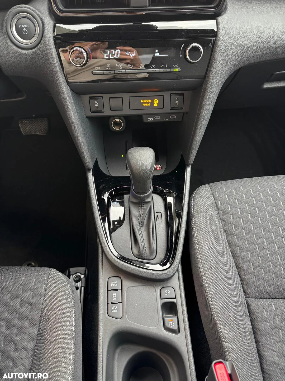 Toyota Yaris Cross 1.5 VVT-i HSD 4x2 Dynamic - 12