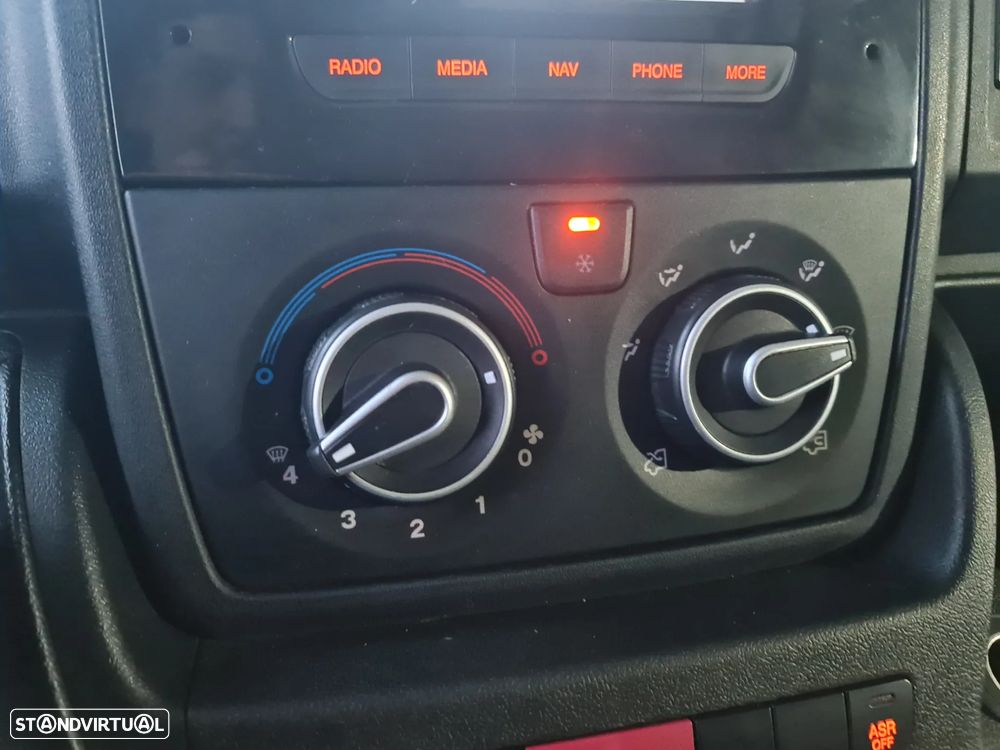 Peugeot BOXER PRO 7 LUG - 130CV - Ac / Gps / IVA dedutível - 27