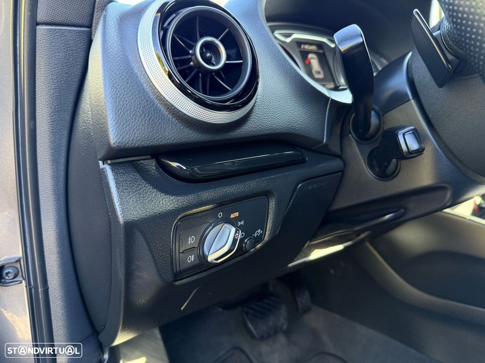 Audi A3 Sportback 1.6 TDI S-line S tronic - 29