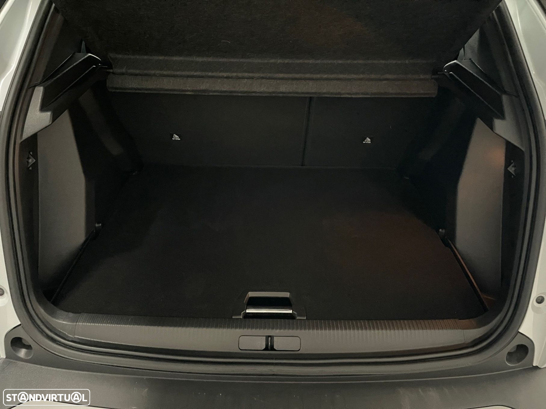 Peugeot 2008 1.2 PureTech Allure EAT8 - 25