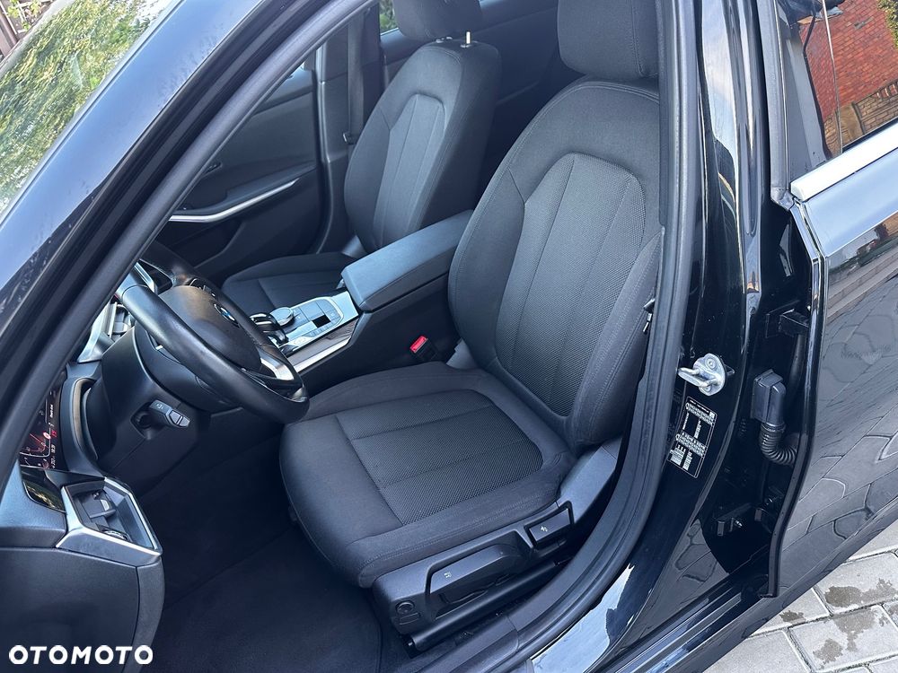 BMW Seria 3 318d MHEV Sport Line - 27