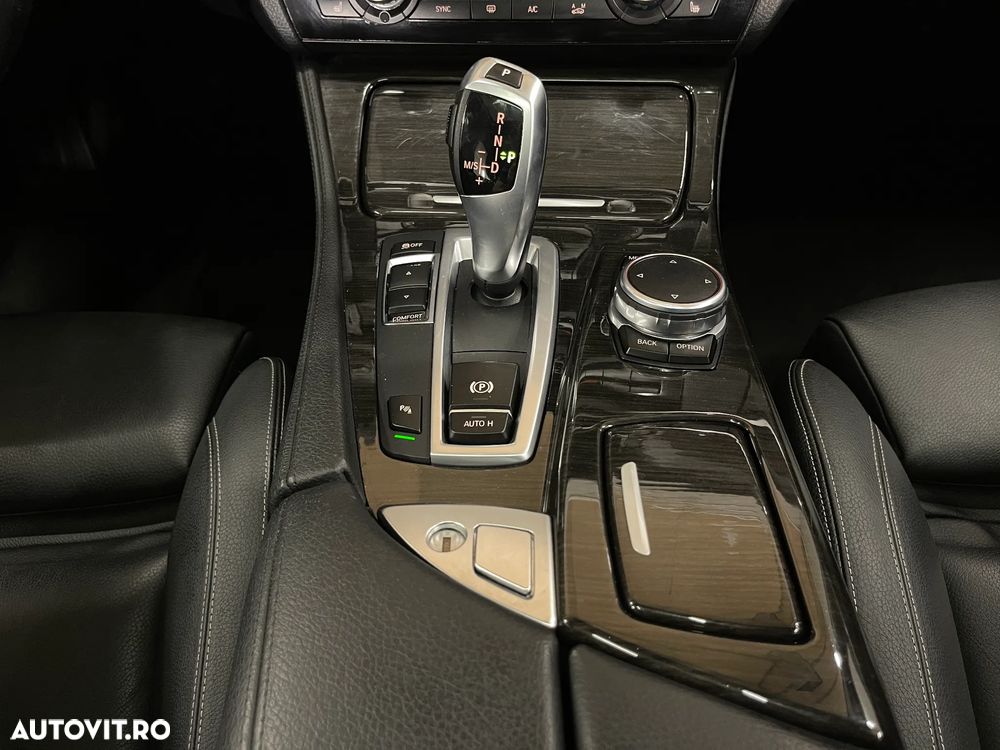 BMW Seria 5 525d Aut. Luxury Line - 22