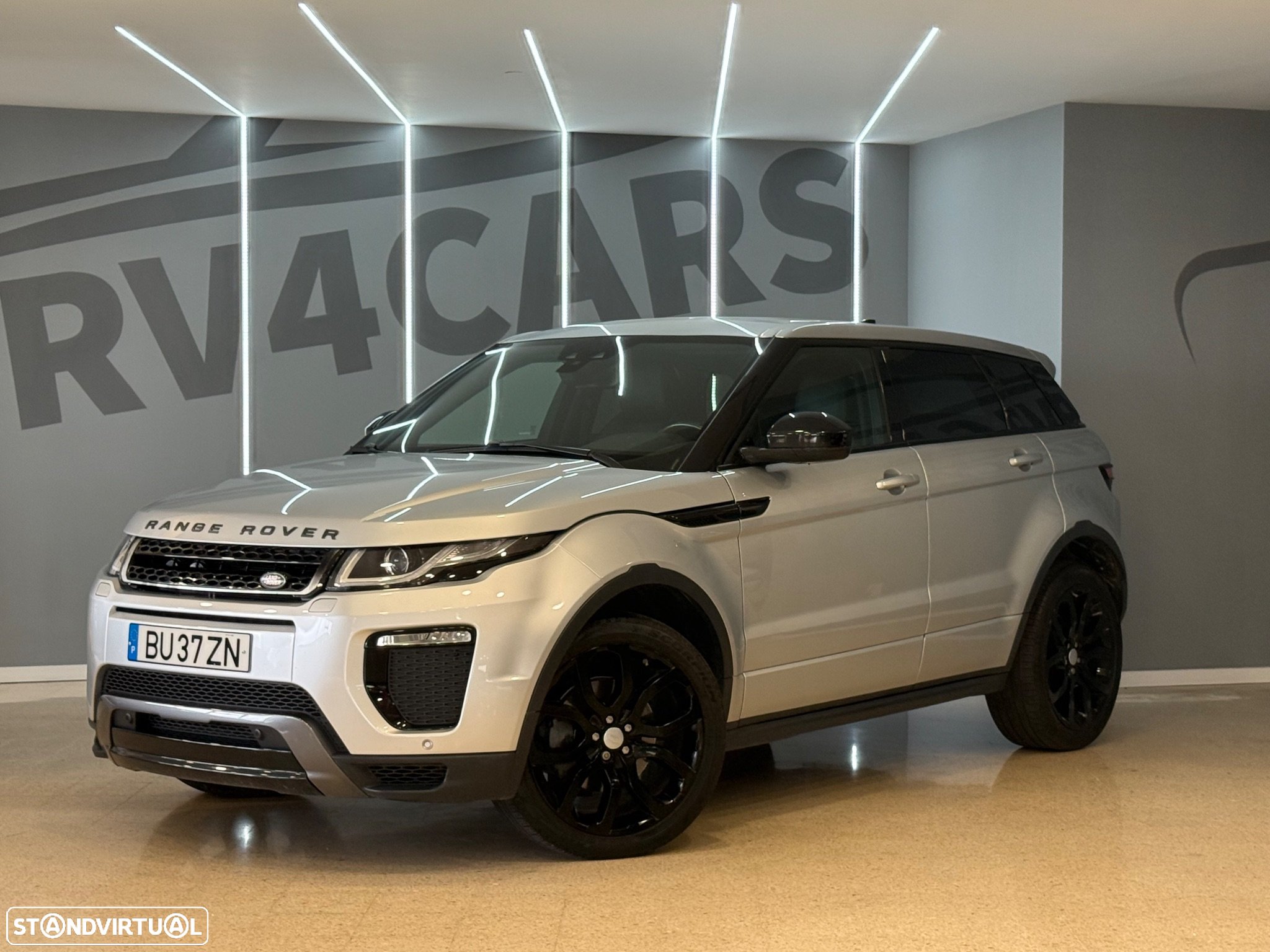 Land Rover Range Rover Evoque 2.0 D150 AWD R-Dynamic HSE Auto - 2