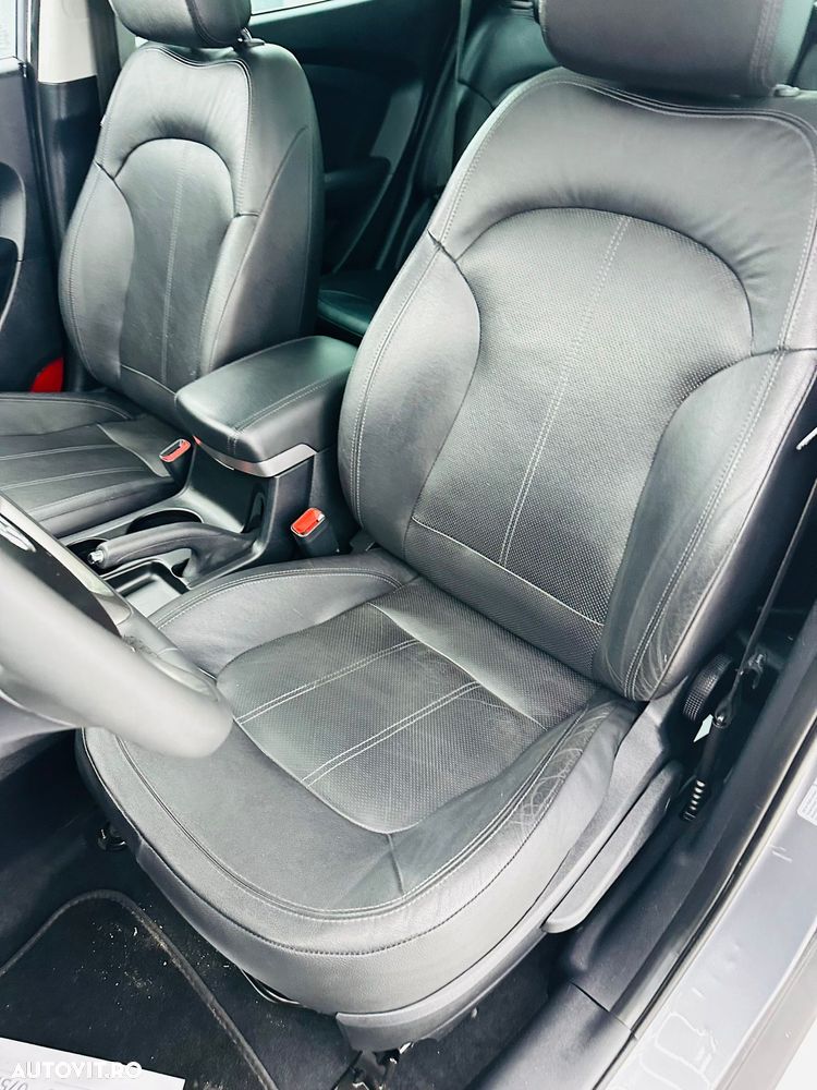 Hyundai ix35 1.7 CRDI 2WD Fifa World Cup Edition - 14