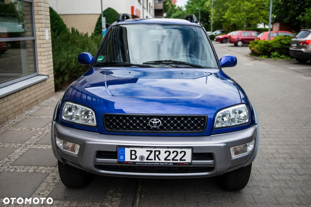 Toyota RAV4 - 1