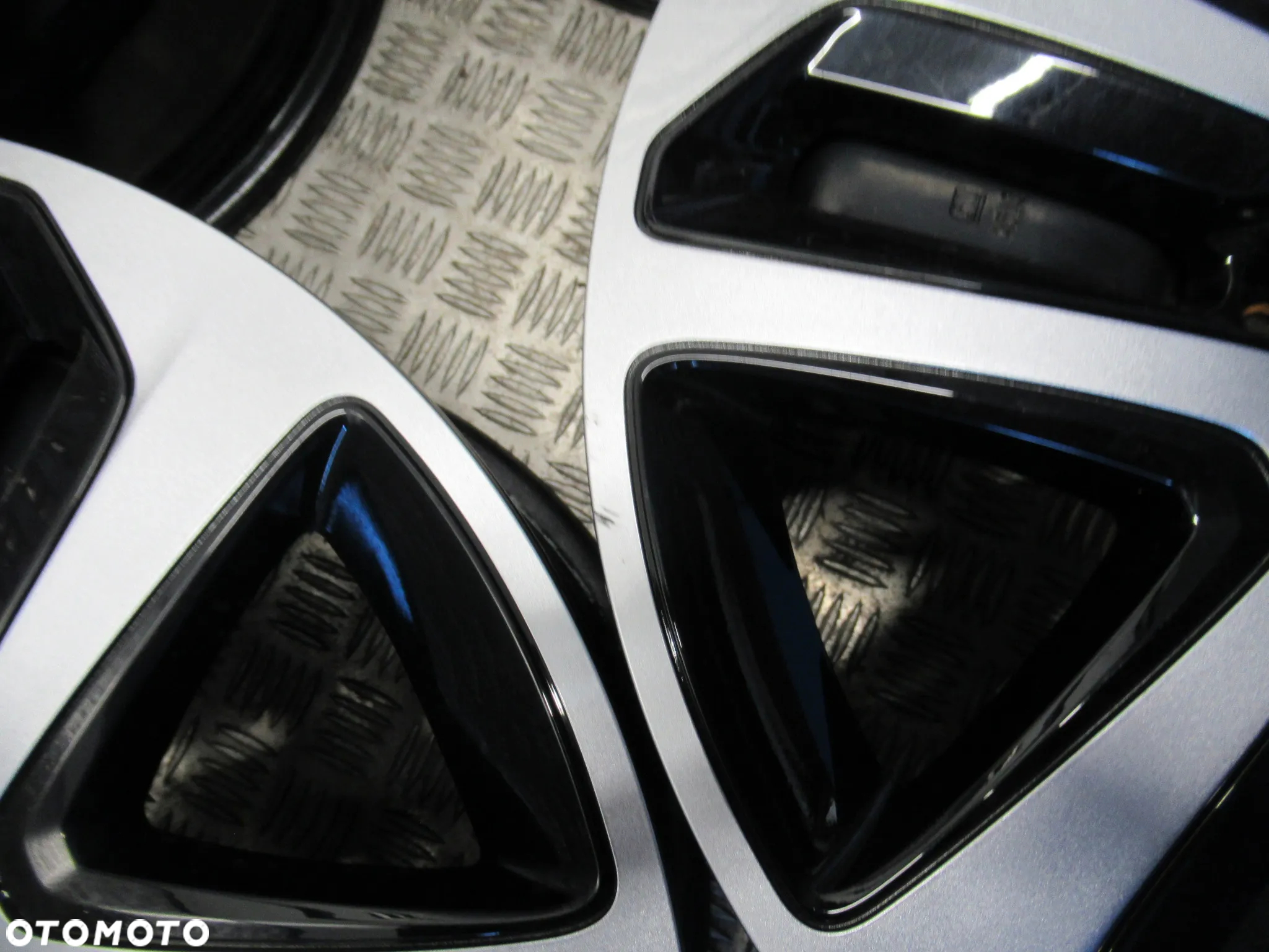 Felgi strukturalne Opel Insignia B Astra J Cascada Zafira 7Jx17 et44 5x115 CZUJNIKI - 6