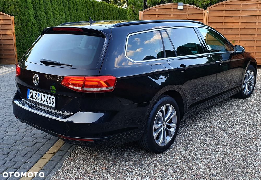 Volkswagen Passat - 11