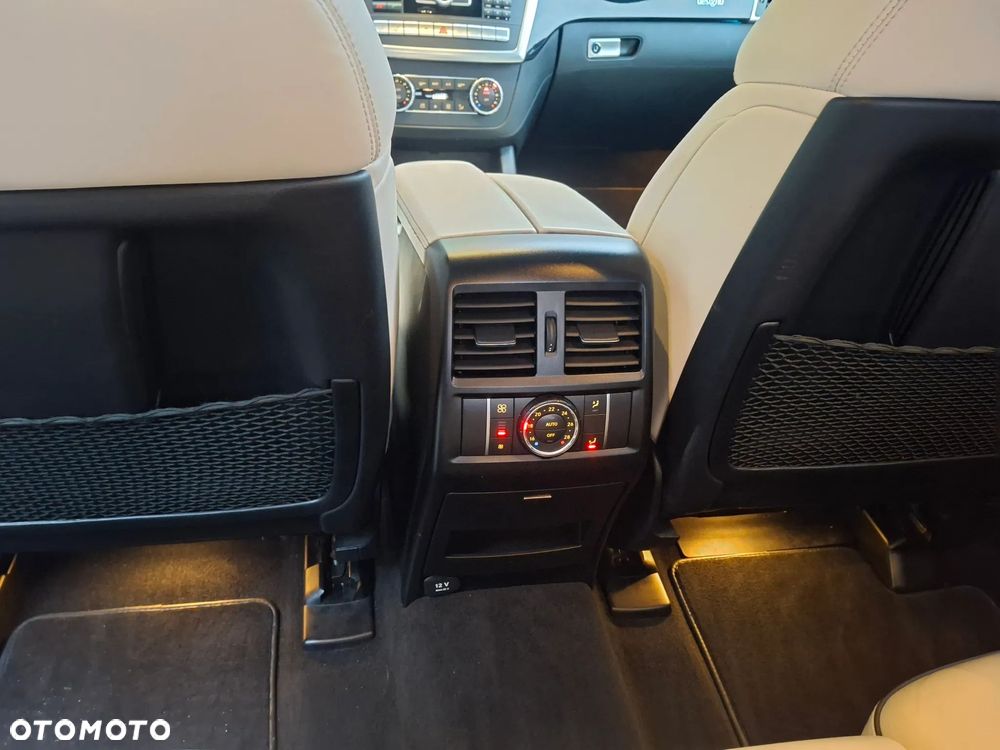 Mercedes-Benz ML - 25