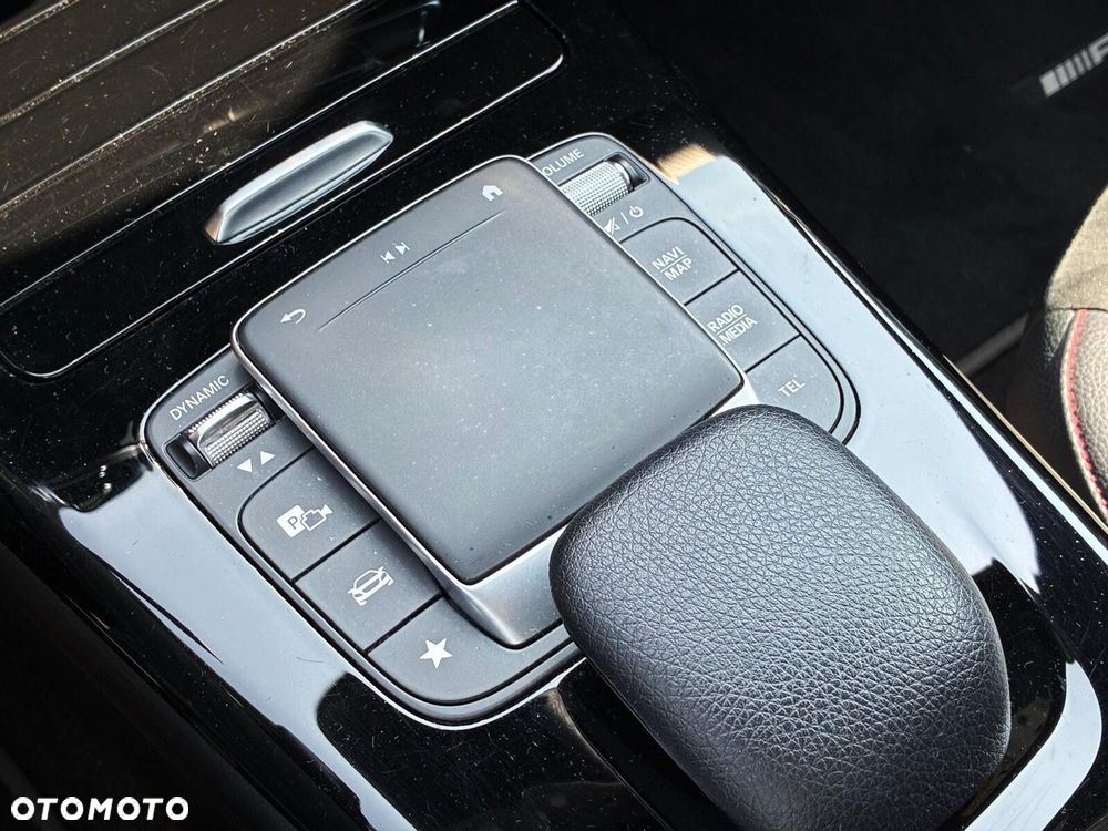 Mercedes-Benz CLA - 16