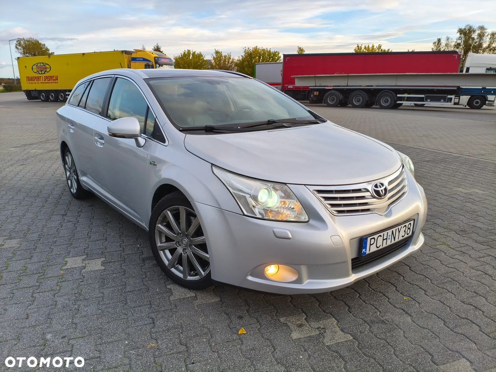 Toyota Avensis - 1