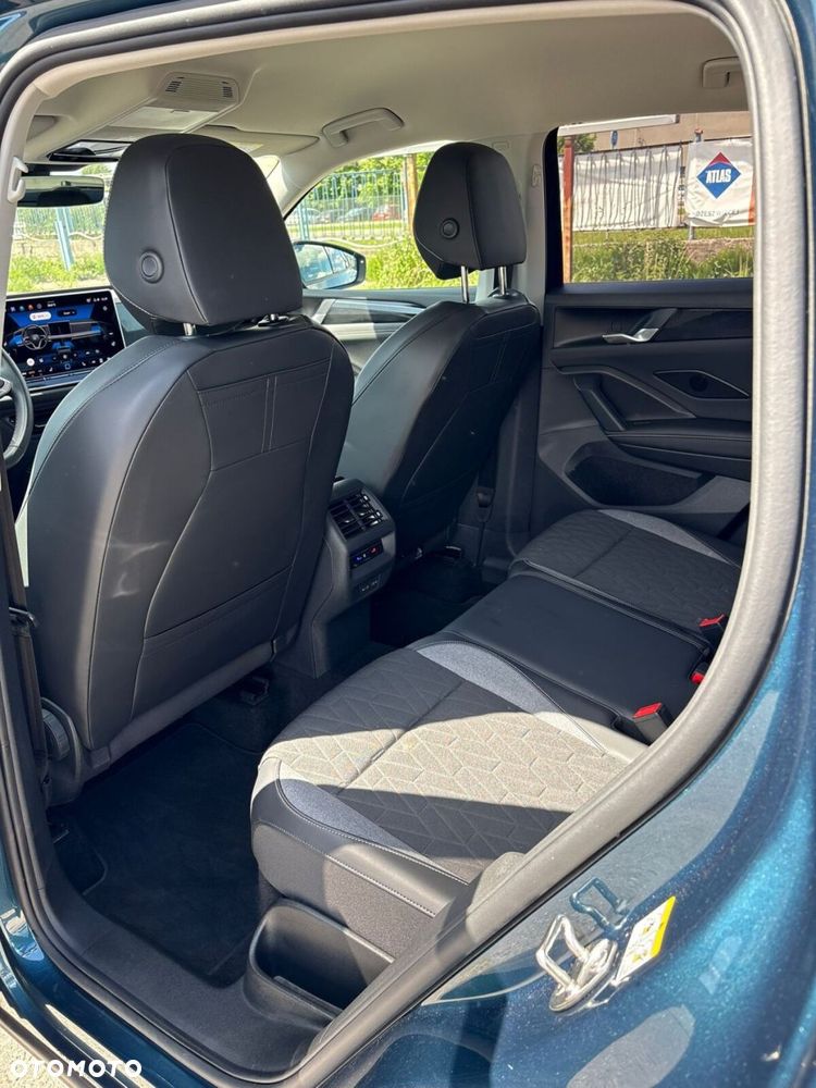 Volkswagen Tiguan - 32