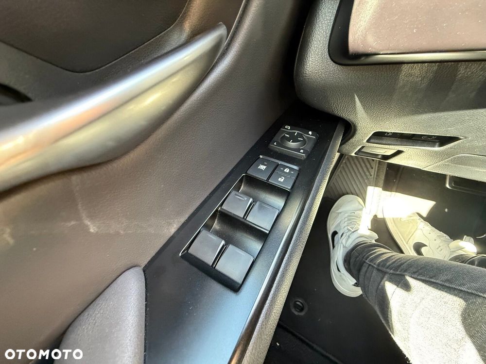 Lexus UX - 18