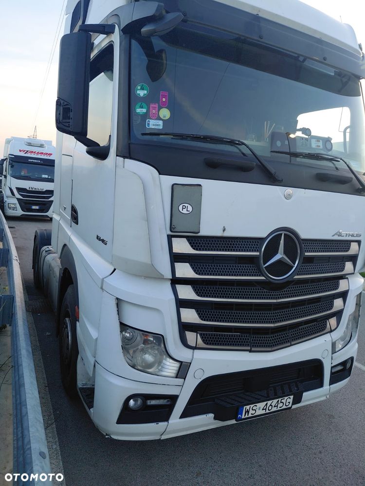 Mercedes-Benz Actros - 3